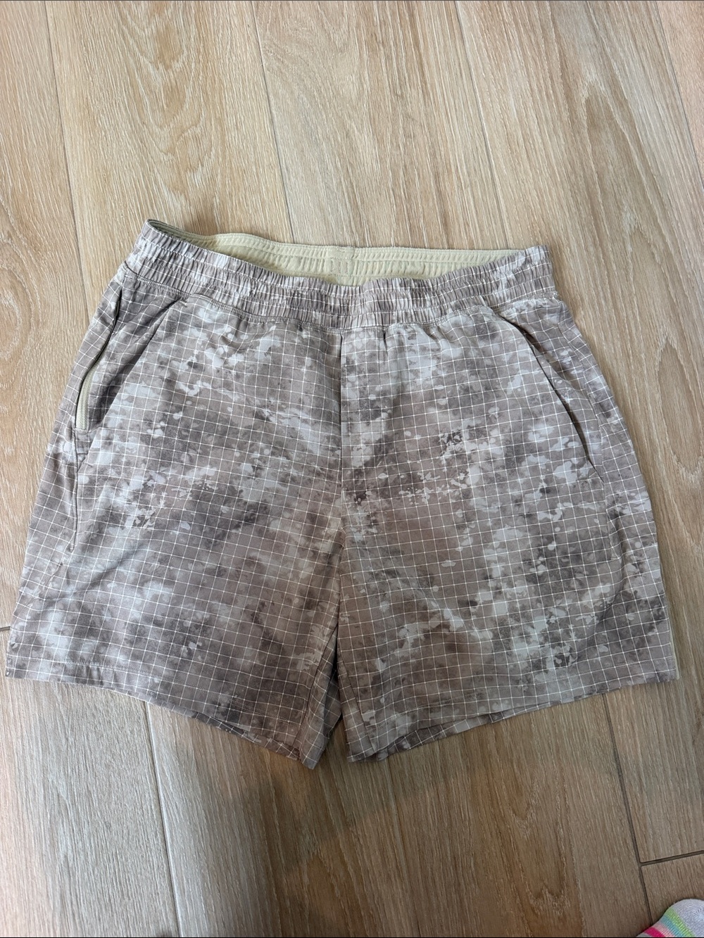 Men’s L Lululemon Shorts